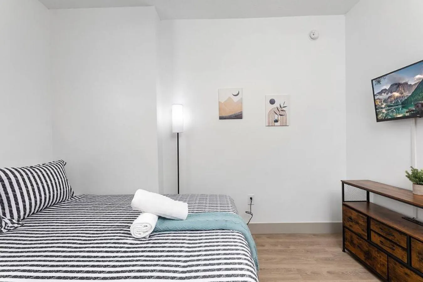 公寓 The Tar Heel - Stylish 4Br With City Views - Free Parking - Gym 夏洛特