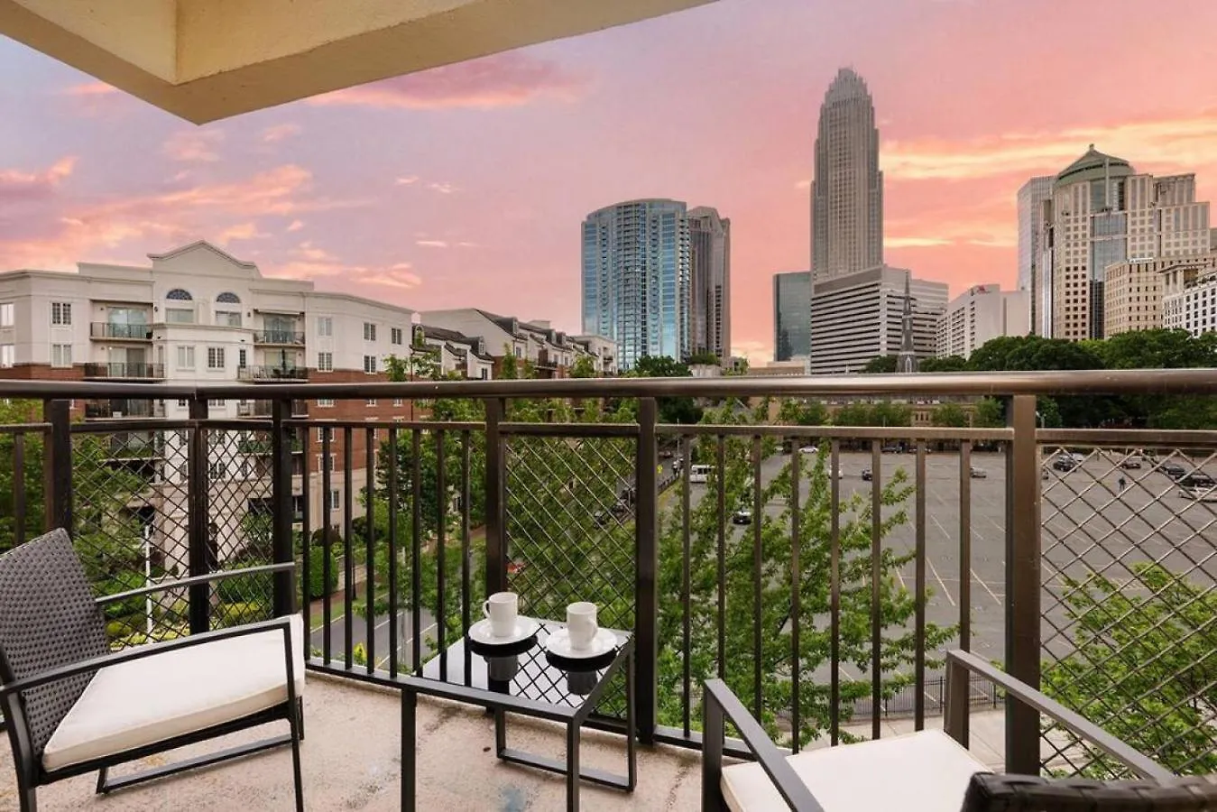 The Tar Heel - Stylish 4Br With City Views - Free Parking - Gym 夏洛特 公寓